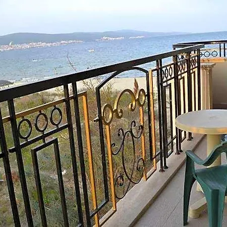 Golden Rainbow Vip Hotel