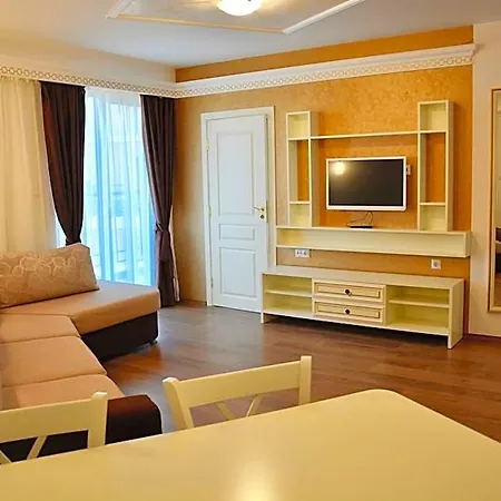 Golden Rainbow Vip Hotel