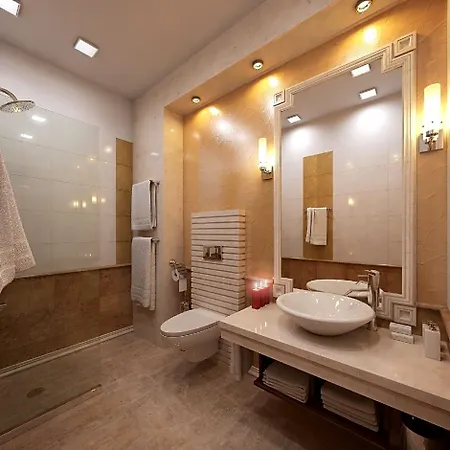 Golden Rainbow Vip Szálloda
